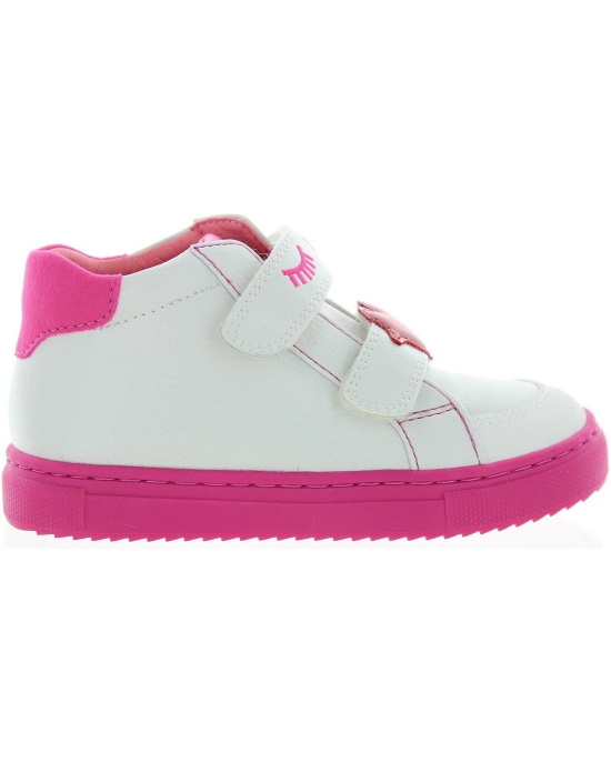Support high tops shoes for a girl