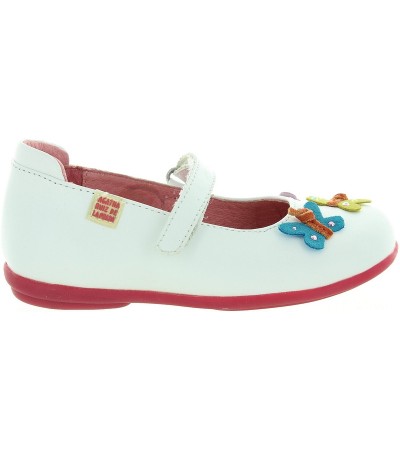 Spanish shoes for a girl in white leather 