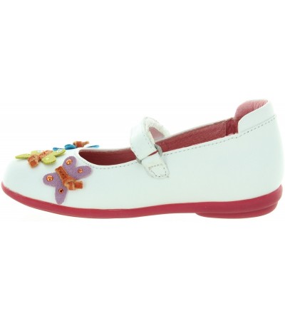 Spanish shoes for a girl in white leather 