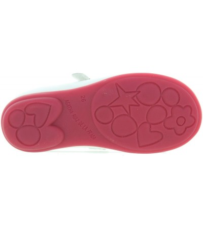 Spanish shoes for a girl in white leather 