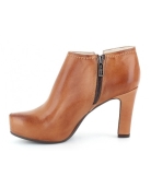 European brown leather boots with comfort 