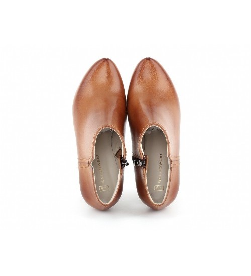 Brown leather boots for ladies European 