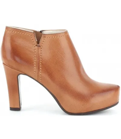European brown leather boots with comfort 