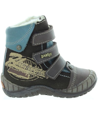 Brown winter ortho boots for boys