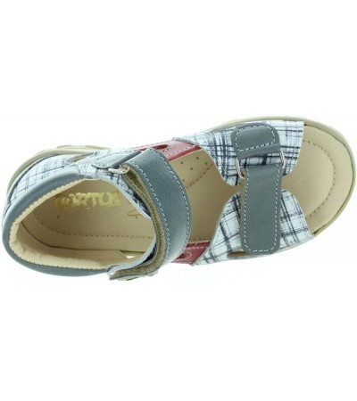 Sandals for child that are wide width 
