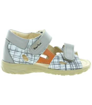 Boys sandals for knocked knees in kids