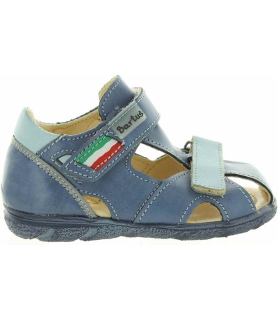 Sandals for boys with wide feet