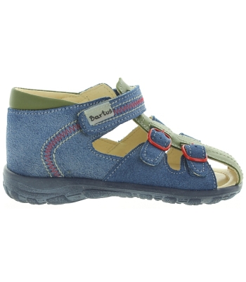 Podiatrist suggested sandals for kids 