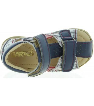 Baby sandals with high arches that are extra wide 