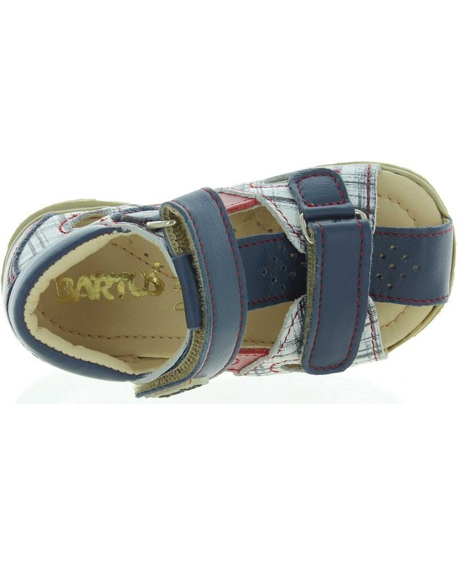 Baby sandals with high arches that are extra wide 