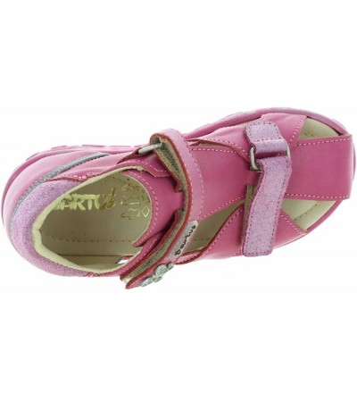 Sandals girls with proper support for ankle alignment 