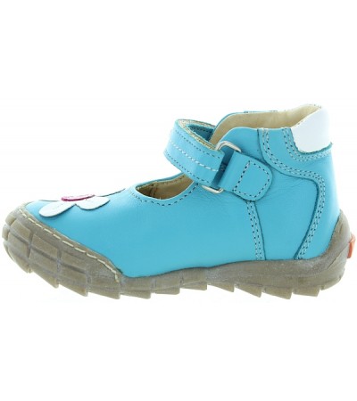 Supportive ankle high child shoes