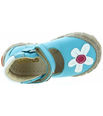 Supportive ankle high child shoes