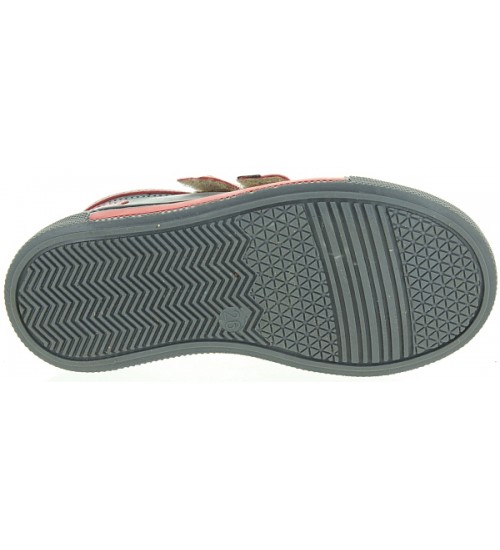 Red leather shoes for a boy with good arch