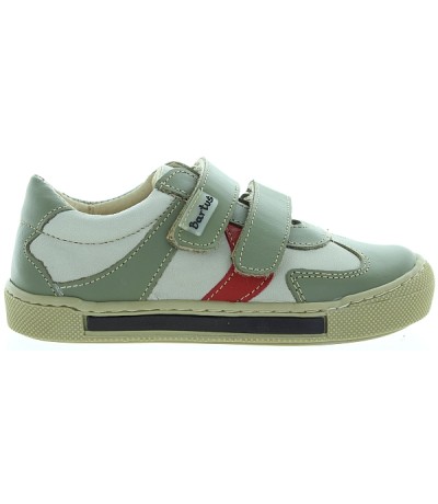 Kids sneakers with good arches and flexible soles