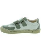 Kids sneakers with good arches and flexible soles