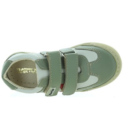 Support and flexible soles kids sneakers 