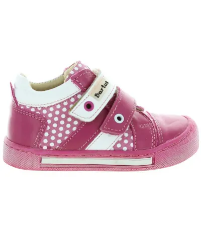 Left Foot Turning Inwards Best Shoes for Child | Toe In Corrective