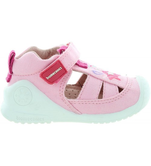 New walking shoes for baby by Biomecanics