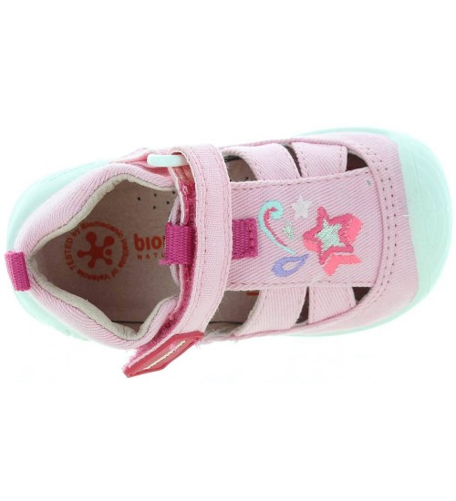 New walking shoes for baby by Biomecanics