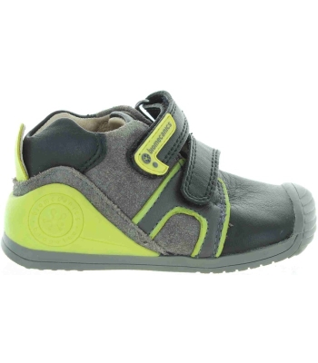 Orthopedic new baby soft walkers with support