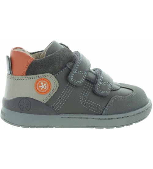 Knocked kneed boots for pigeon toed child 