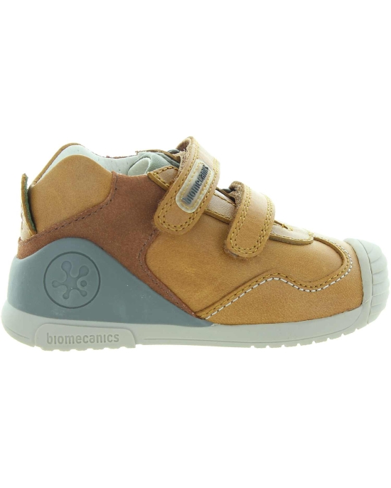 Wide width boys shoes with high arches