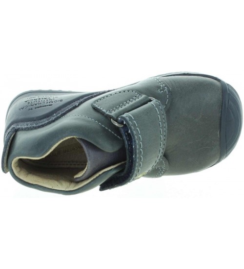 Kids boots by Biomecanics for bad knees