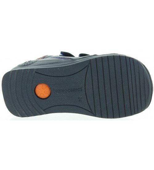 Kids boots by Biomecanics for bad knees