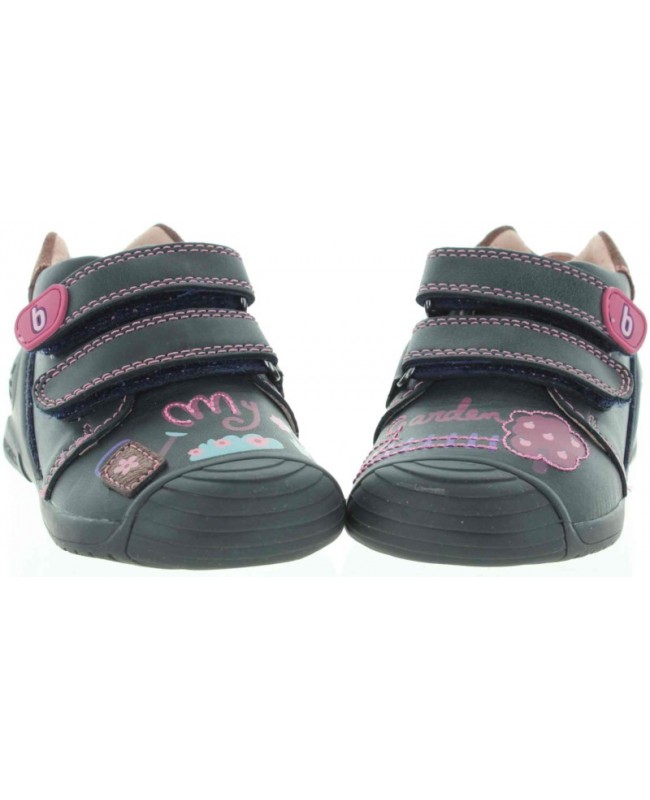 Walking shoes in navy leather by Biomecanics