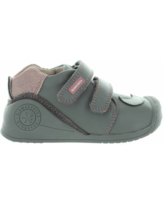 Sort gray leather shoes for a baby girl with support 