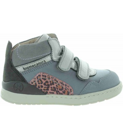 Ankle boots for a child that will restore feet