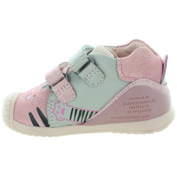 Sneakers for a baby with arches that are designer