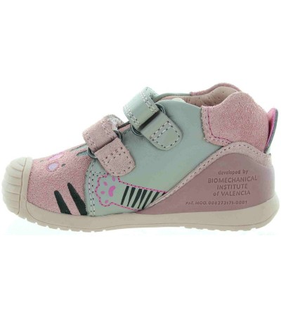 Sneakers for a baby with arches that are designer