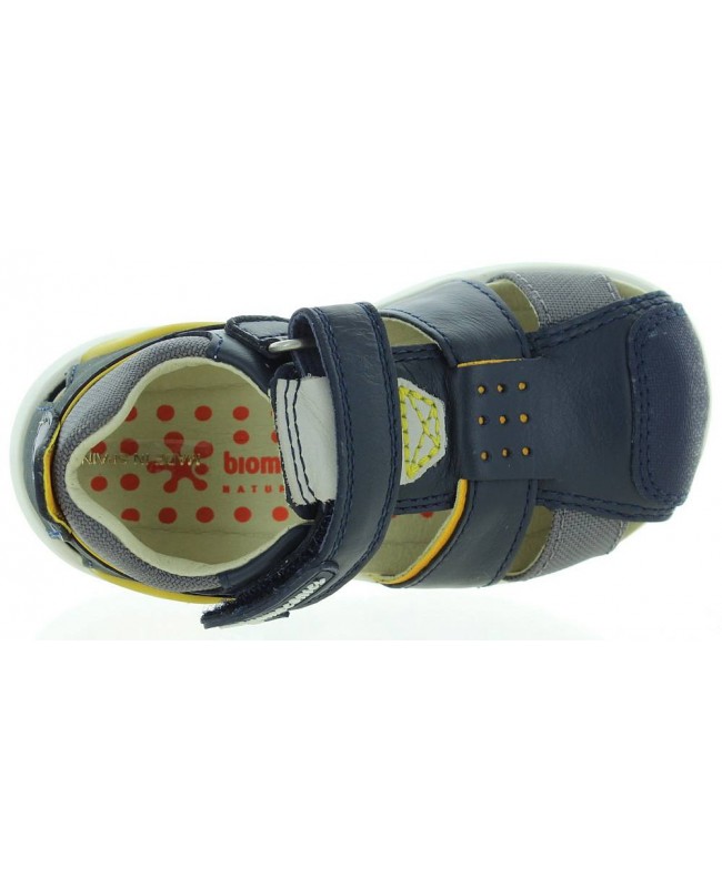 Closed toe boys sandals with blue leather 