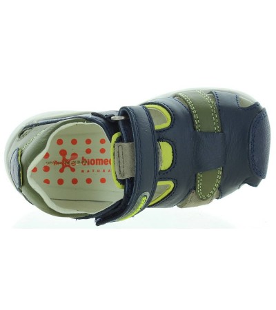 Closed toe and closed back boys wide width sandals 