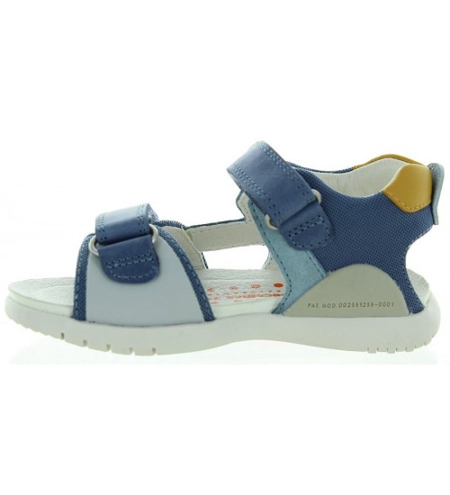 Toeing in corrective sandals for kids