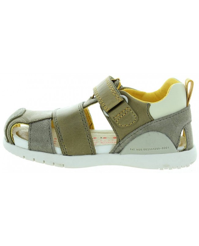 Orthopedic sandals for boys closed back 