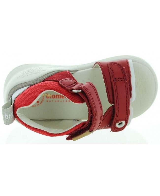 Weak ankles in baby sandals with support