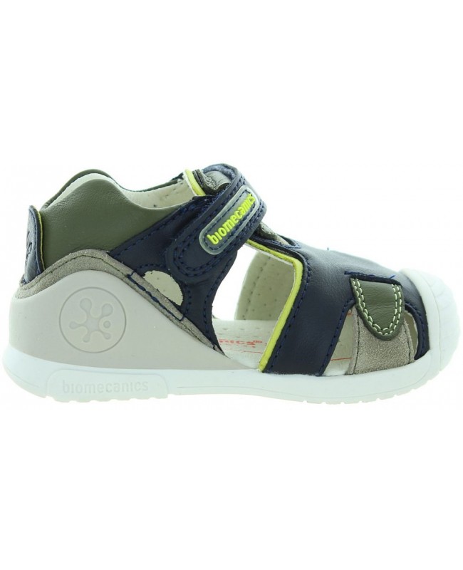 Pigeon toed toddler with ankle support 