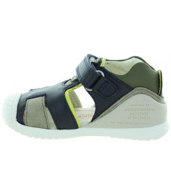 Pigeon toed toddler with ankle support 