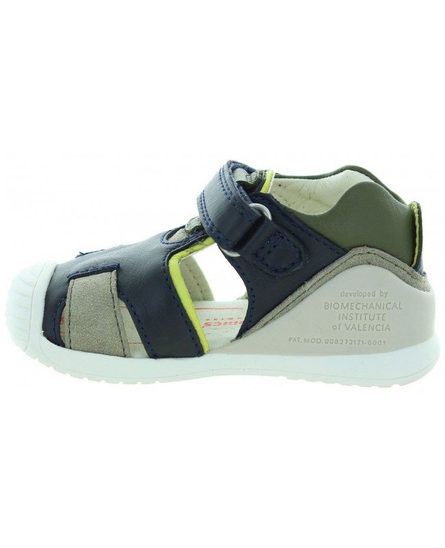 Pigeon toed toddler with ankle support 