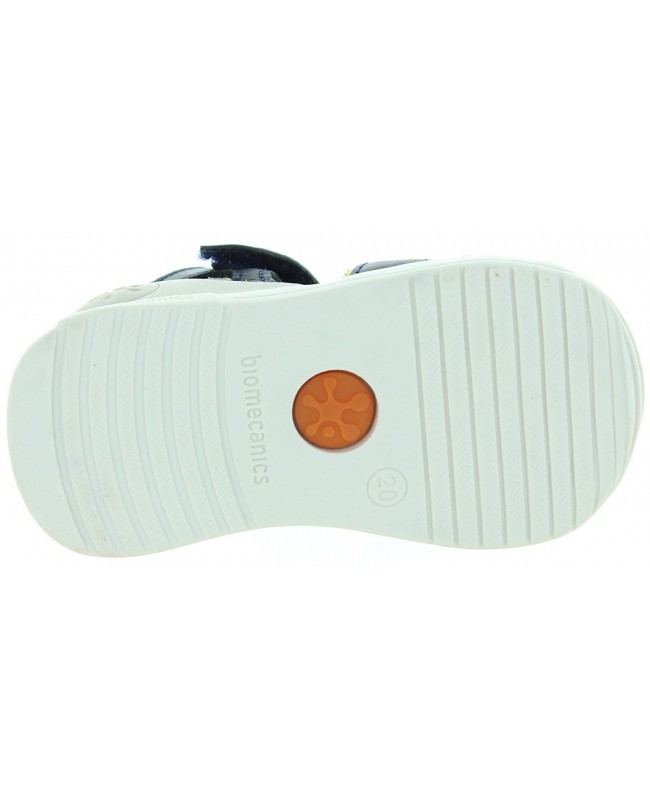 Pigeon toed toddler with ankle support 
