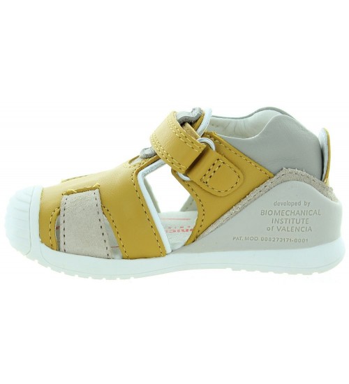 Discounted summer shoes for a toddler 