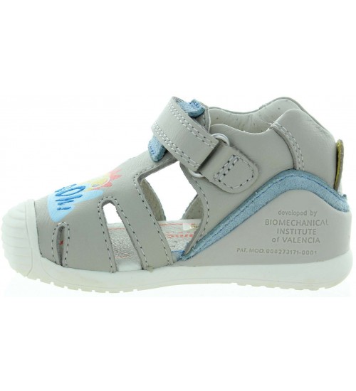 Wide feet boys from Europe best sandals 