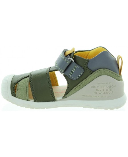 Closed toe baby sandals with arches 