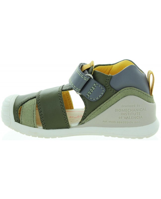 Closed toe baby sandals with arches 