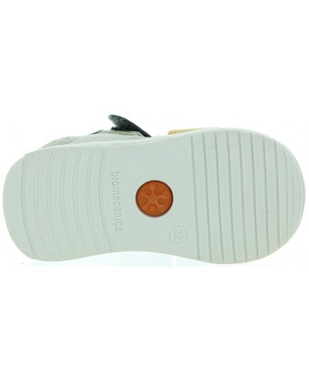 Closed toe baby sandals with arches 