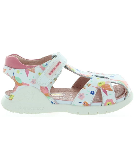 Closed toe girls sandals from Spain 