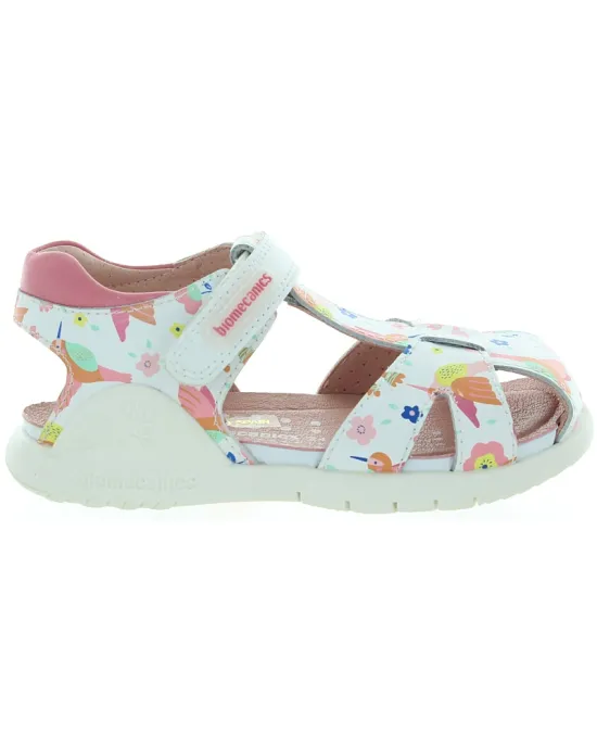Closed toe girls sandals from Spain 